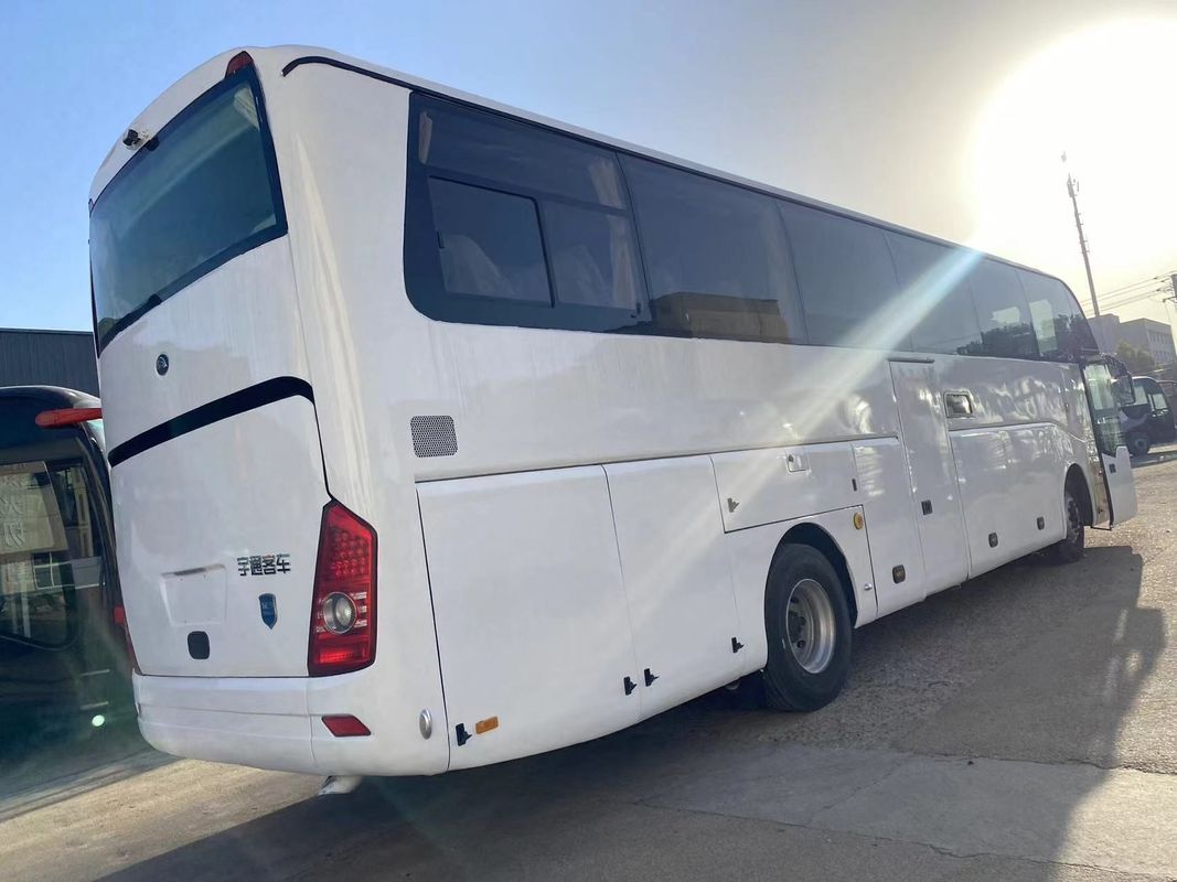 Confortável autocarro de ônibus de 65 lugares com capacidade de motor de 6 8L e suspensão de mola de folha