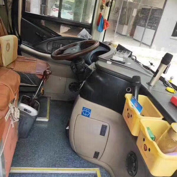 60-70 lugares Popular Direção à Esquerda Autocarro de ônibus usado com capacidade de 8L