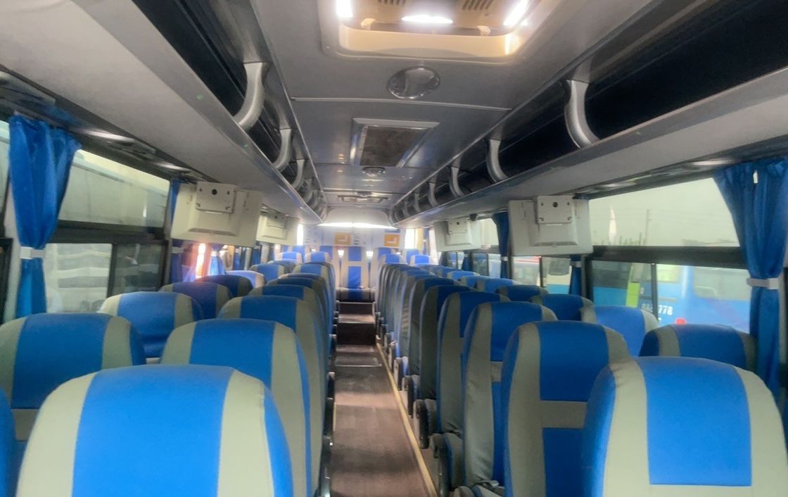 Autocarro de ônibus 35-65 lugares Autobus personalizado com motor Yuchai e desempenho