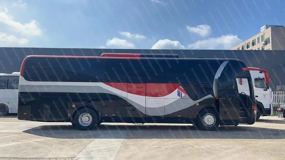 50 assentos Utilizado Luxury Passenger Bus Euro 3 Emission Standard Transmission Manual com 1