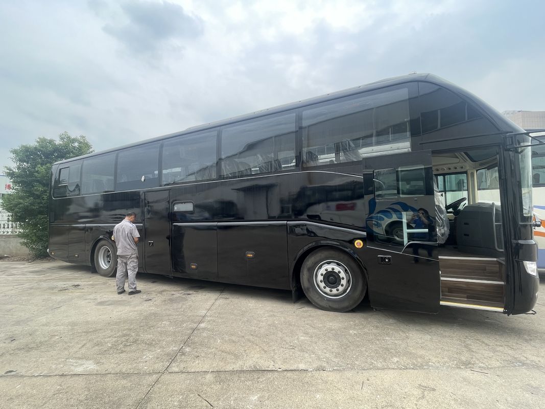 Autocarro usado LHD com banheiro de 50 lugares e alta capacidade do motor em boas condições