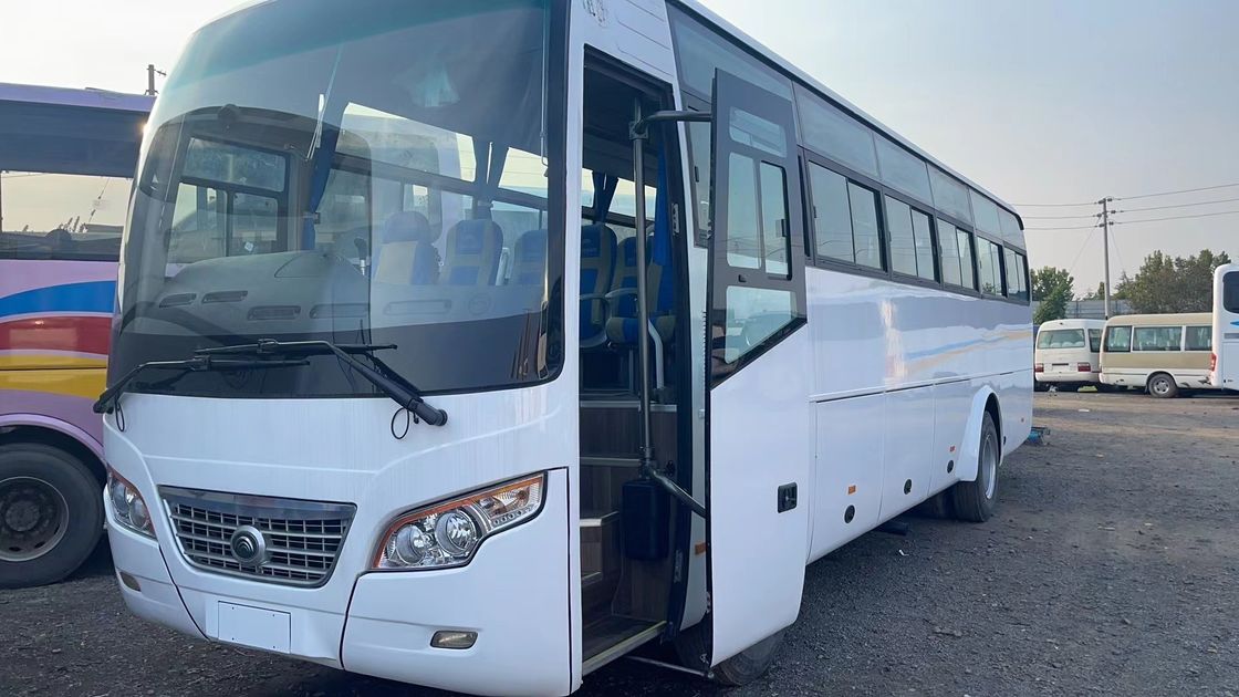 Autocarro de autocarro chinês com capacidade e desempenho de 45 1 lugares