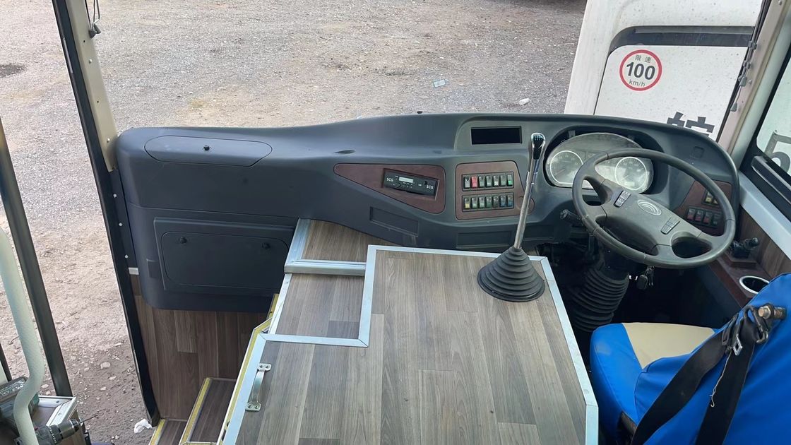 Autocarro de autocarro chinês com capacidade e desempenho de 45 1 lugares