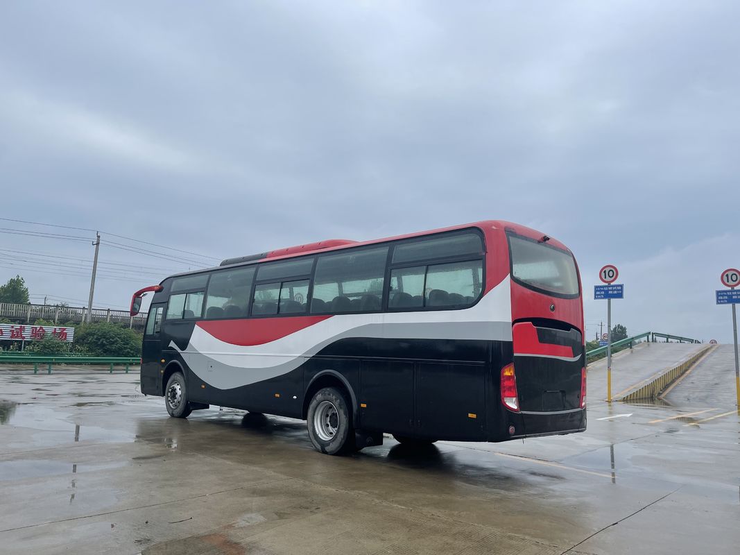 Autobus de passageiros de segunda mão LHD Autobus de autocarro usado Em bom estado com base de rodas 3300