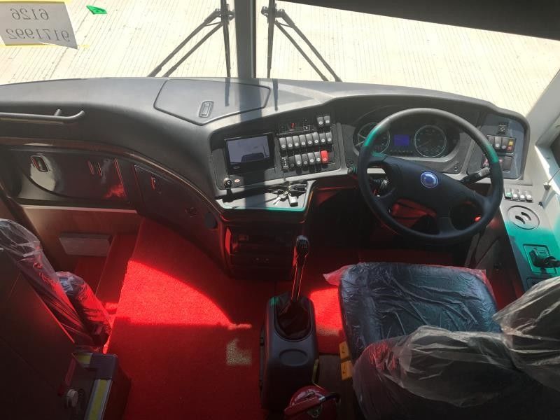 Encontre o seu ônibus RHD Diesel perfeito com 31-50 lugares e transmissão manual