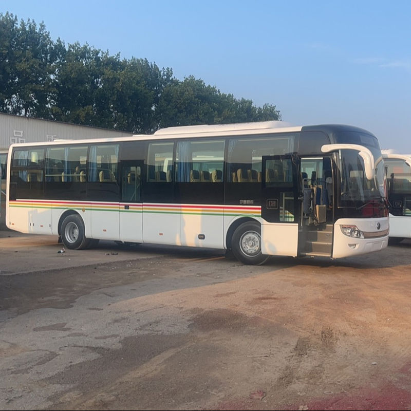 Autocarro de segunda mão LHD de 54 lugares de segunda mão de passageiros urbanos com transmissão manual
