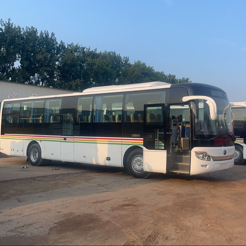 Autocarro de segunda mão LHD de 54 lugares de segunda mão de passageiros urbanos com transmissão manual