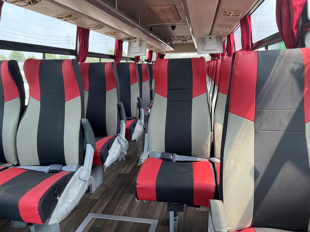 Autobuses usados remodelados com tração à direita com capacidade de motor de 6-8L em 12000*2500*3955mm