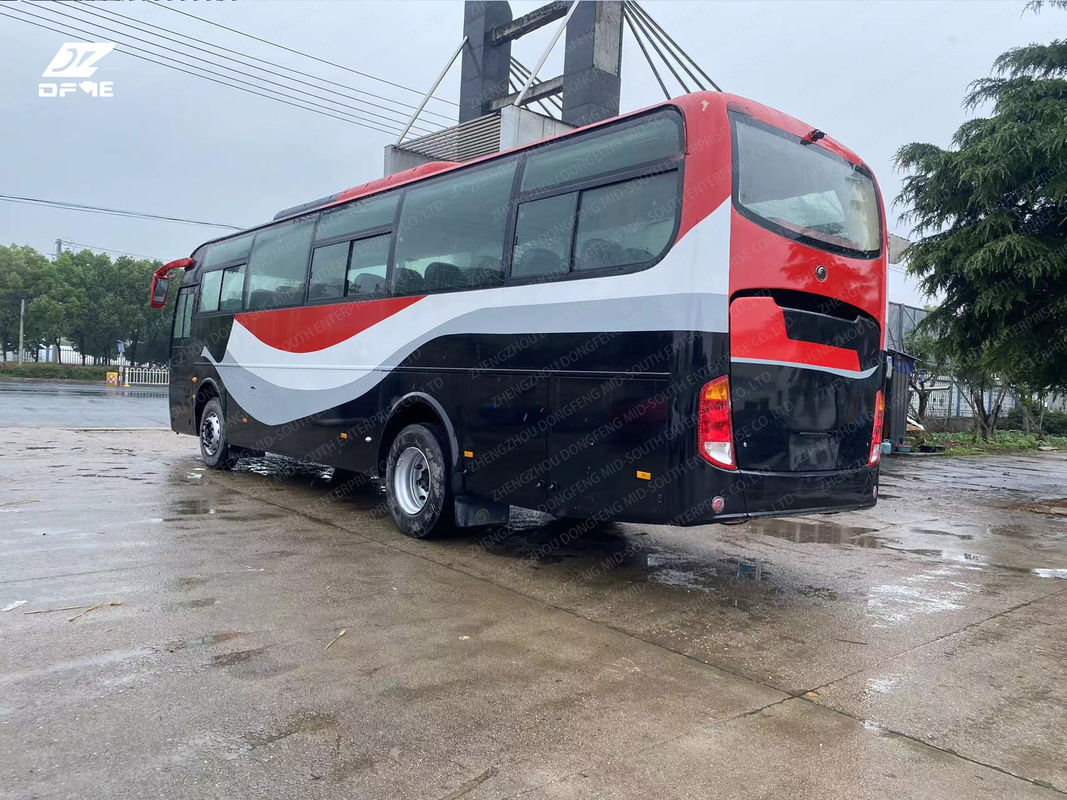 53 Autocarro de luxo com motor dianteiro de 4 a 6 litros e tipo de combustível diesel