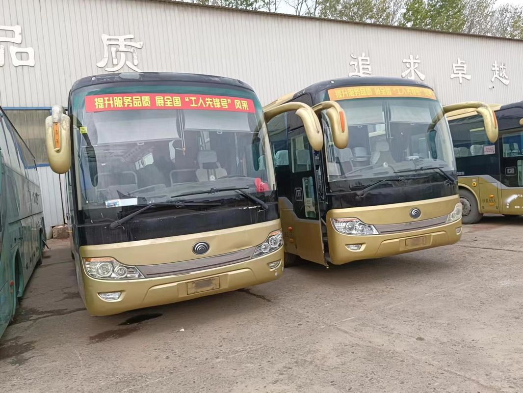 65 lugares Luxury Coach Bus Velocidade máxima 100km/h Capacidade do motor 8L Cor personalizada Usado