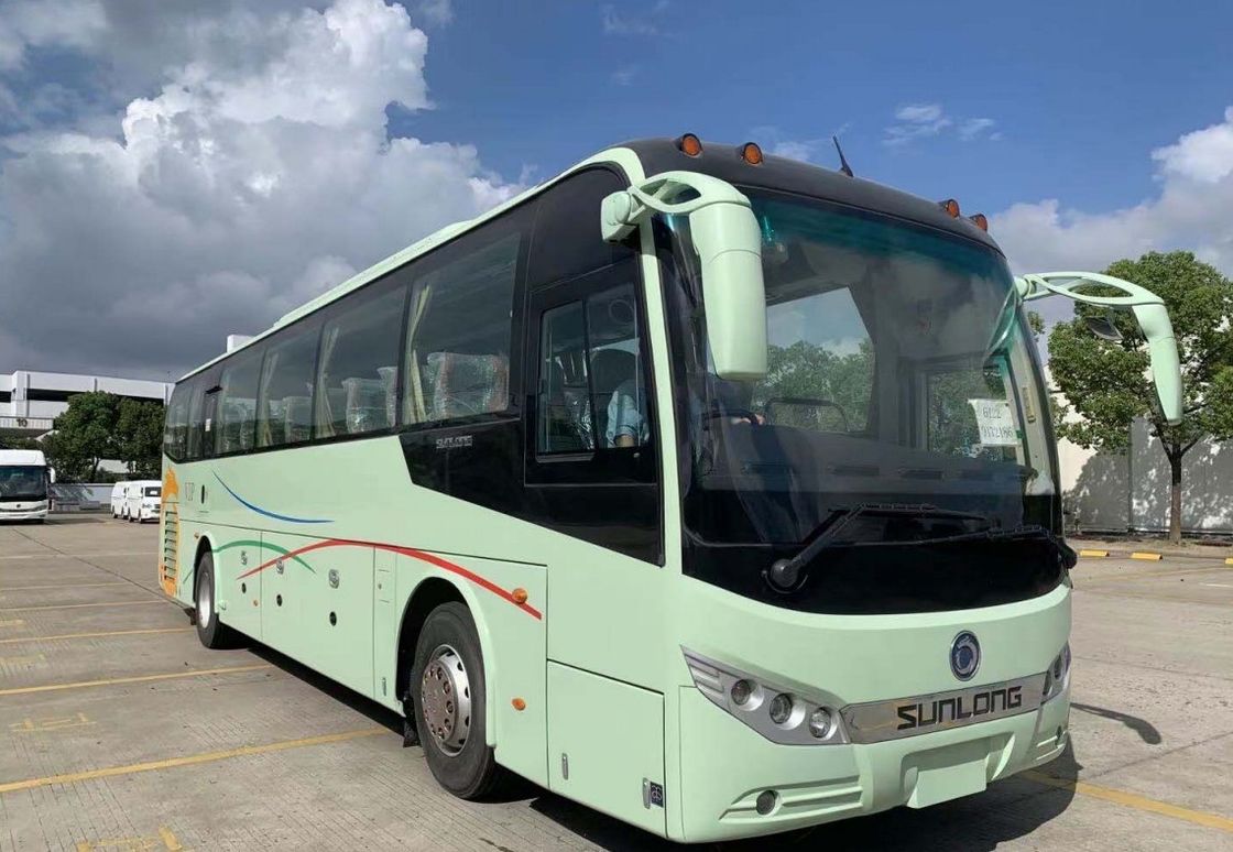 47 lugares Luxury Diesel Travel Coach Bus com alta capacidade do motor e assentos confortáveis