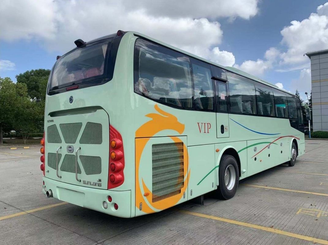 47 lugares Luxury Diesel Travel Coach Bus com alta capacidade do motor e assentos confortáveis
