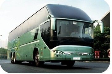 Autobús de luxo de 60 lugares com eixo Dongfeng Dona e pneus 298/80R22.5 no melhor