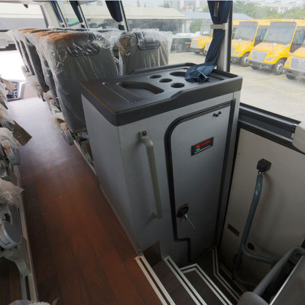 Autocarro usado de 12m com motor YC6MK380-30 e caixa de engrenagens 6DS180T a preços acessíveis