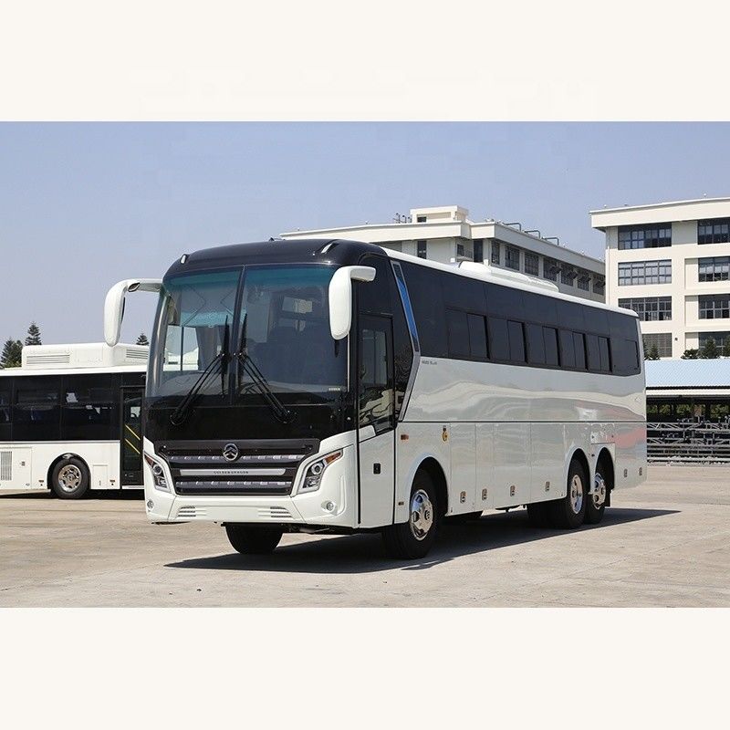 Autobuses usados de 57 lugares, com capacidade de motor de 6 litros e peso bruto de 15000 kg.