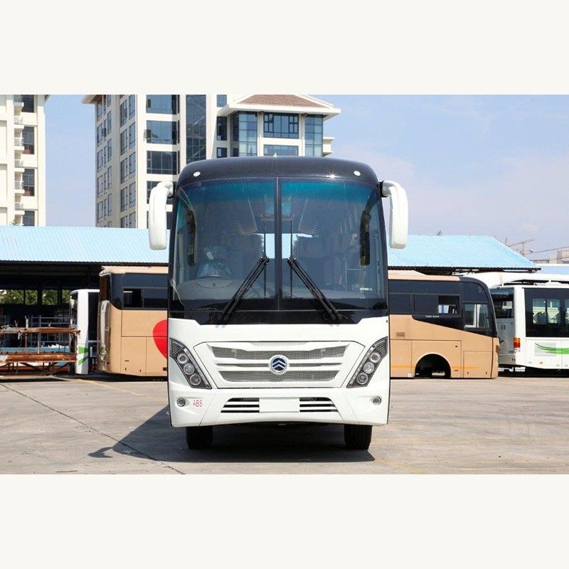 Autobuses usados de 57 lugares, com capacidade de motor de 6 litros e peso bruto de 15000 kg.