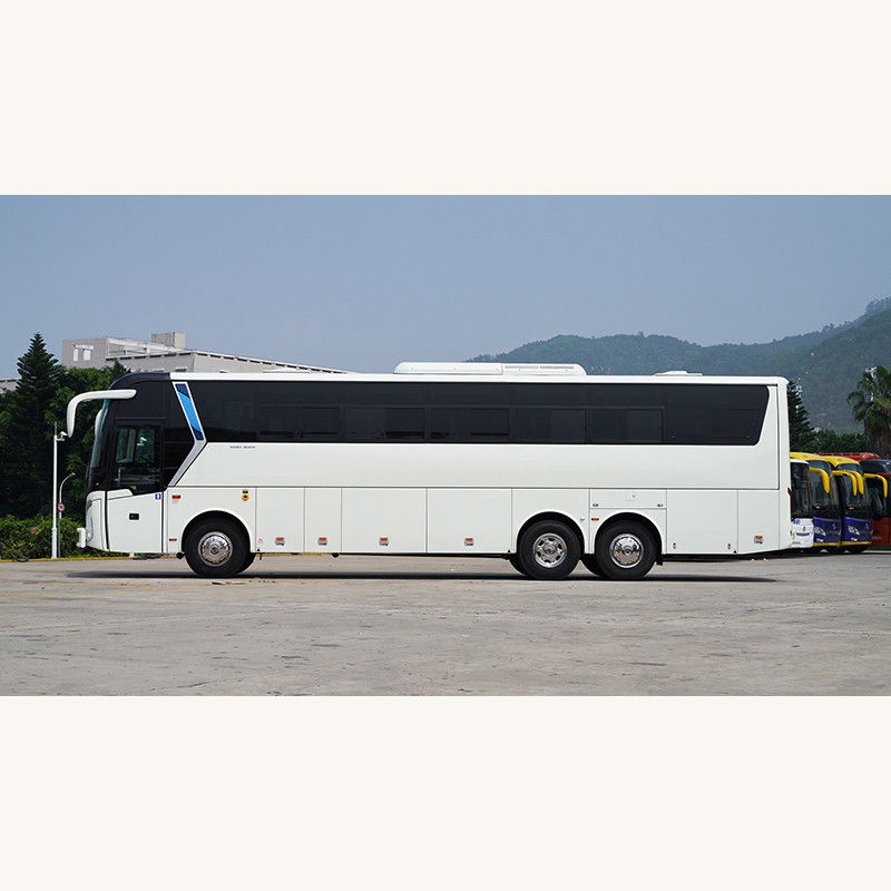 Autobuses usados de 57 lugares, com capacidade de motor de 6 litros e peso bruto de 15000 kg.