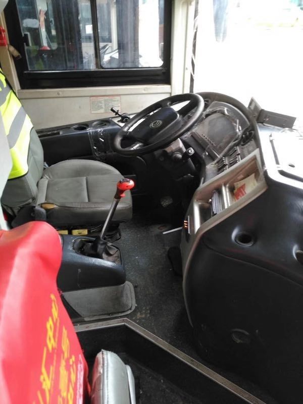 11 metros de ônibus usados de dois andares com 60 lugares e volante esquerdo a preços acessíveis