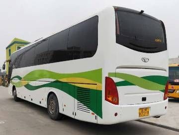 Bom estado usado 55 lugares ônibus e autocarros a diesel nos Emirados Árabes Unidos 12000*2500*3580mm Tamanho