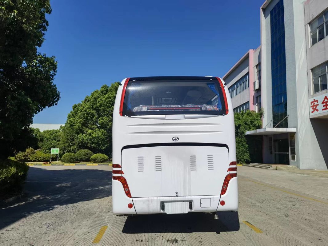 Requisito do cliente 2022 Transmissão manual Luxury Coach Bus com 32 assentos e mesas