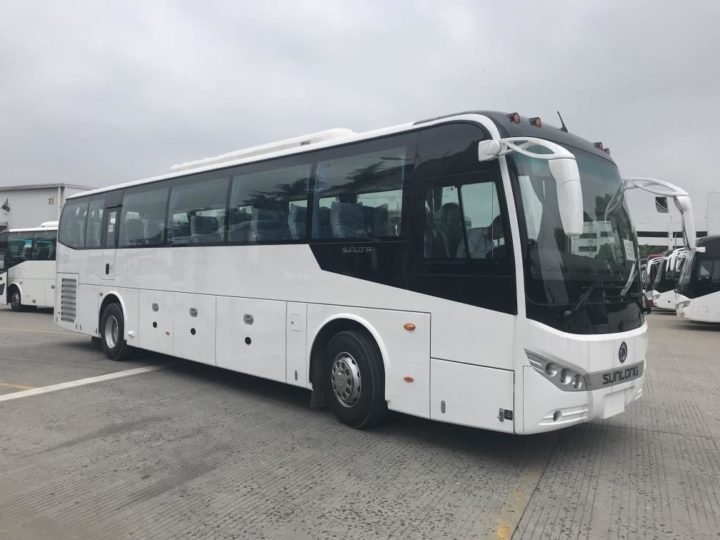 12000*2550*3830mm Autocarro Usado Luxury RHD Bus com 39 lugares e velocidade nominal de 2200 rpm