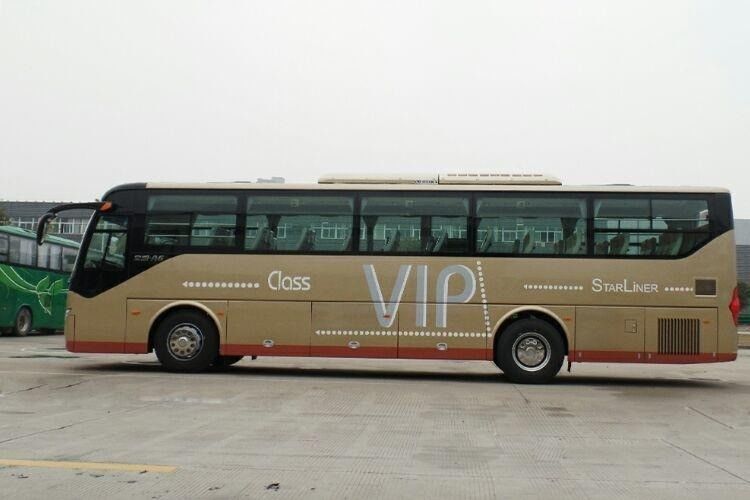 Ônibus urbanos de motor Yuchai 67 lugares 12m Luxo autocarros para transporte urbano confortável