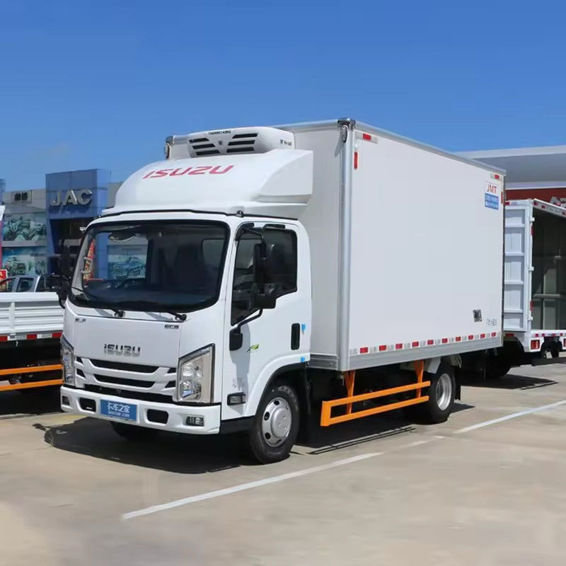 3360mm Base de rodas Isuzu 10 Ton Box refrigerador caminhão para transporte de vegetais e carne