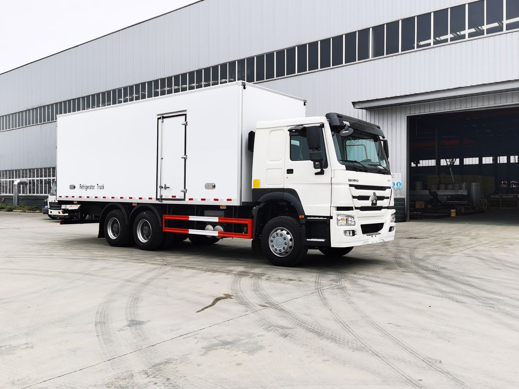 Minus 18 a 20 graus Centigrade Temperatura Sinotruk HOWO 6x4 frigorífico Van Truck