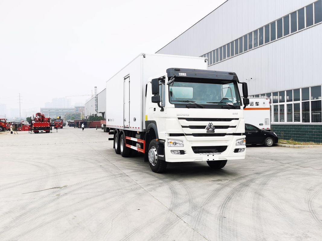 Minus 18 a 20 graus Centigrade Temperatura Sinotruk HOWO 6x4 frigorífico Van Truck