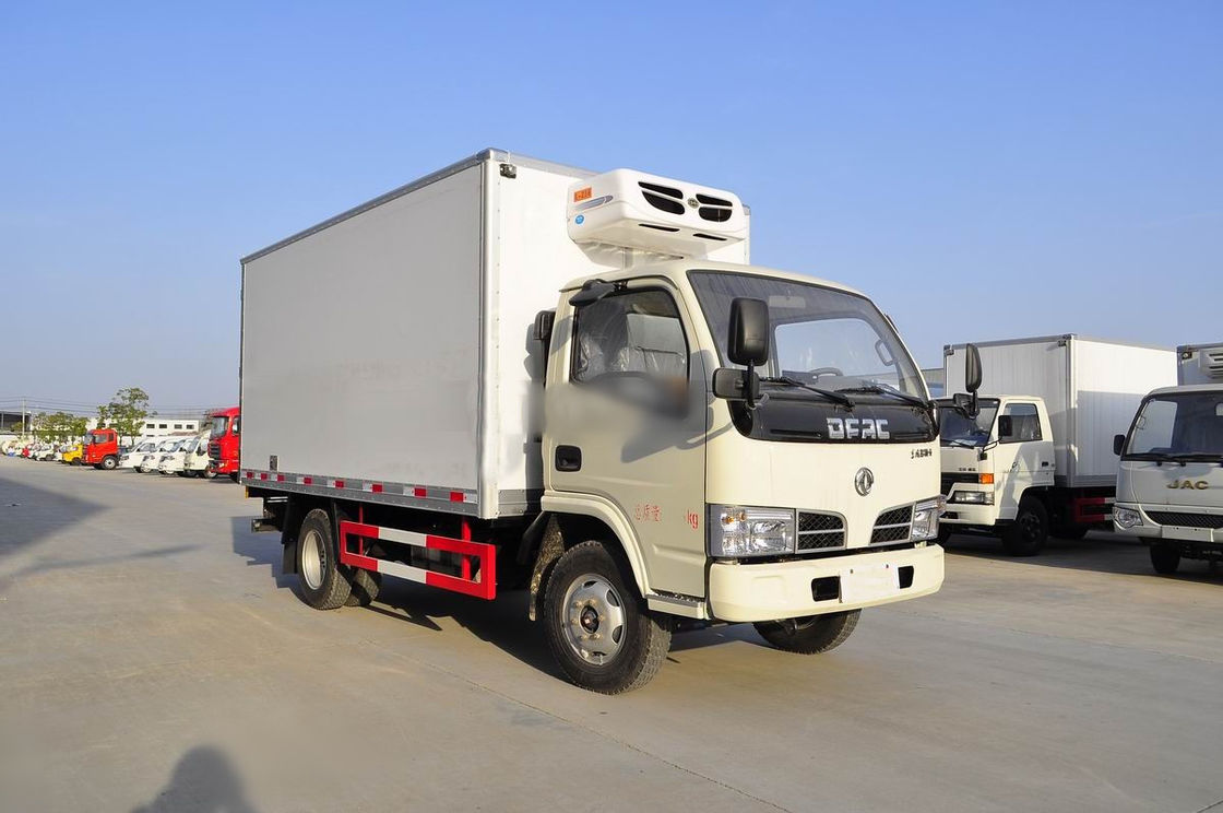 Peso bruto do veículo 5-10T ISO CCC Certificado Design Dongfeng frigorífico Van caminhão