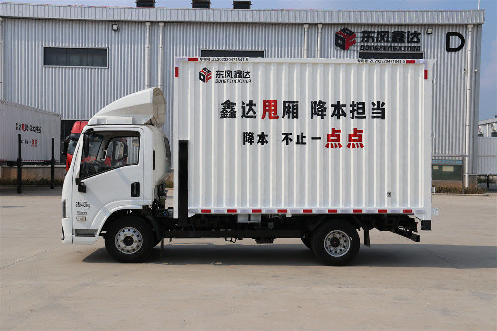 Isuzu Diesel 4*2 Caminhão de carga de furgão médio com carroceria desmontável e outriggers hidráulicos
