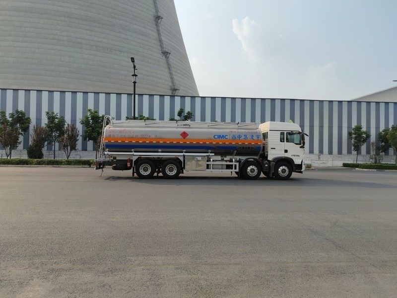 CIMC LINYU 8*4 30m3 Caminhão-tanque SINO de liga de alumínio diesel para transporte de combustível líquido