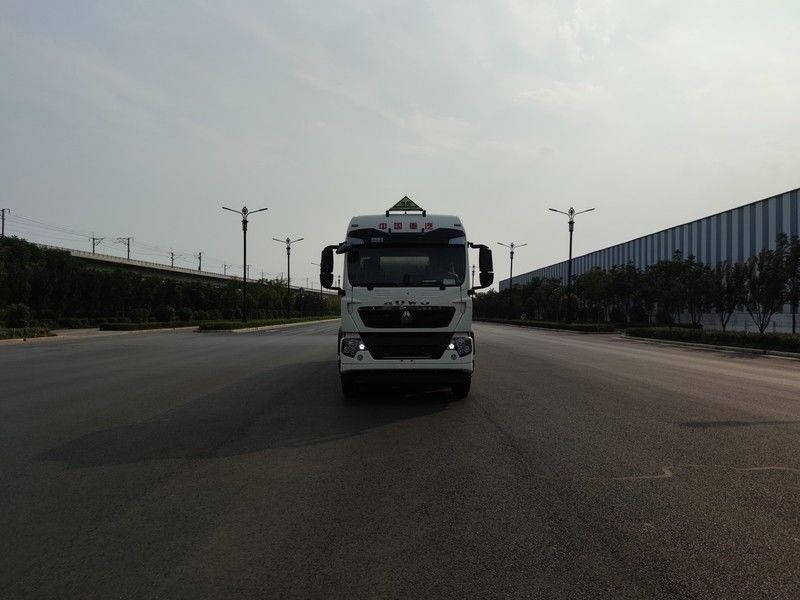 CIMC LINYU 8*4 30m3 Caminhão-tanque SINO de liga de alumínio diesel para transporte de combustível líquido