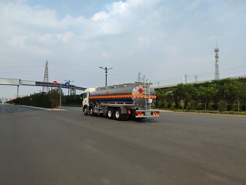 CIMC LINYU 8*4 30m3 Caminhão-tanque SINO de liga de alumínio diesel para transporte de combustível líquido