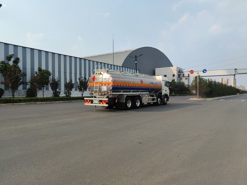 CIMC LINYU 8*4 30m3 Caminhão-tanque SINO de liga de alumínio diesel para transporte de combustível líquido