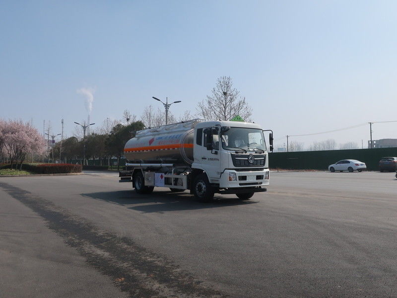 15m3 CIMC LINYU Dongfeng Cisterna de petróleo Caminhão de transporte de combustível líquido de liga de alumínio