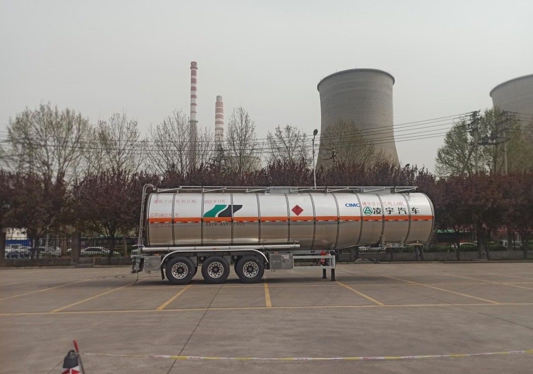 CIMC LINYU 46000L Combustível de liga de alumínio Cisterna de combustível Camião de reboque com distância entre eixos 6150 1310 1310