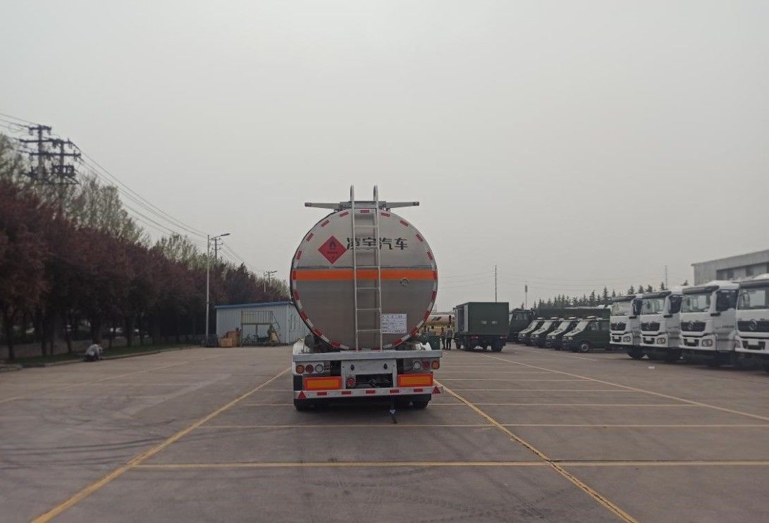 CIMC LINYU 46000L Combustível de liga de alumínio Cisterna de combustível Camião de reboque com distância entre eixos 6150 1310 1310