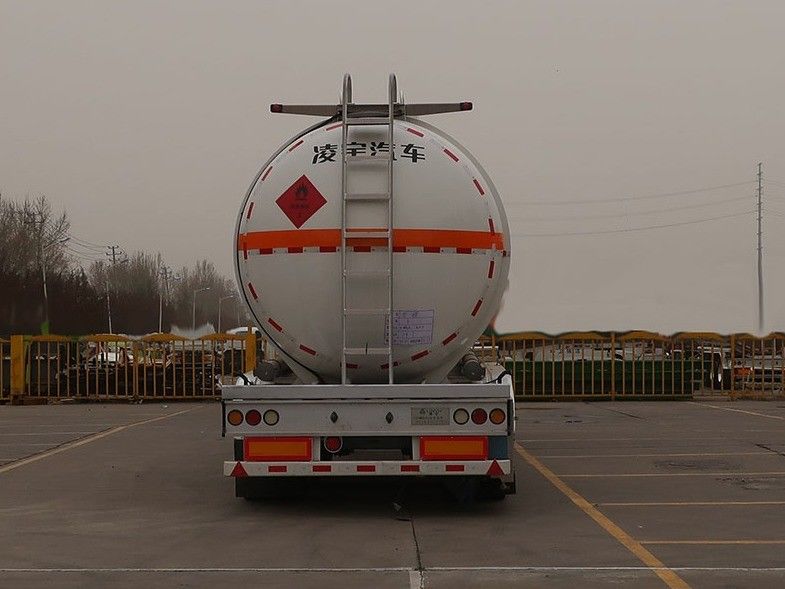 Tanque de combustível de petróleo bruto de aço inoxidável de 46000 litros Semi-reboque para distribuição de camiões