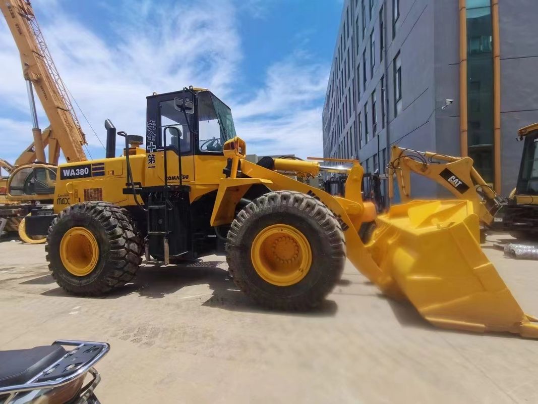 Carregador frontal com carga nominal de 4 TON e comprimento de 4,78 m Carregador Komatsu 380-3 original usado
