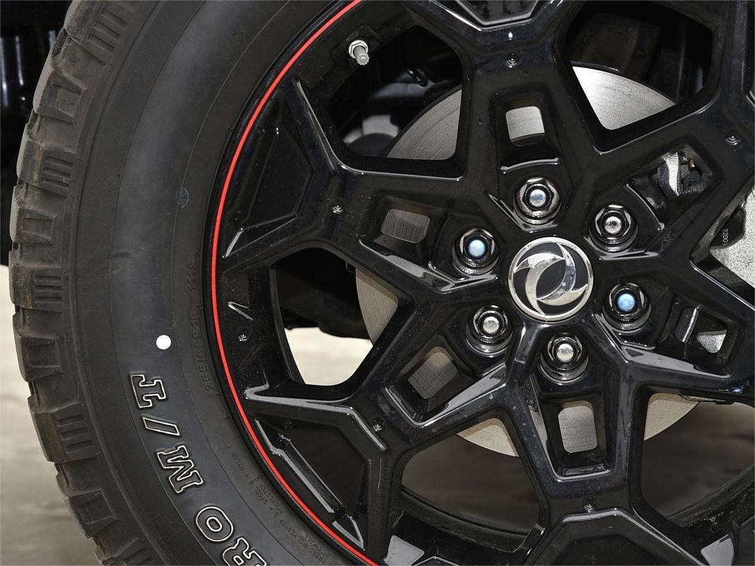 2024 Dongfeng 4*4 8AT caminhão de gasolina com ESC e Alumínio