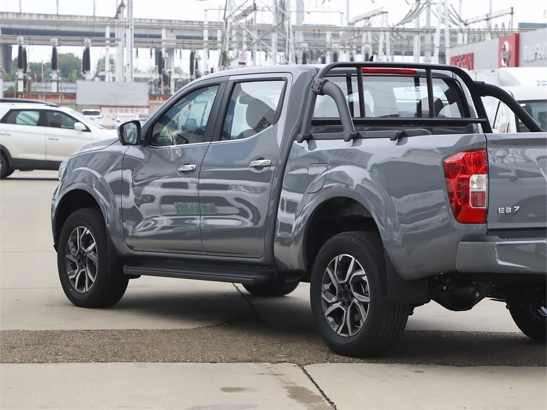 2024 Diesel 4*4 Dongfeng 8AT Rich7 Pickup 73L Tanque Caixa de carga 1510*1562*475mm Assentos de couro