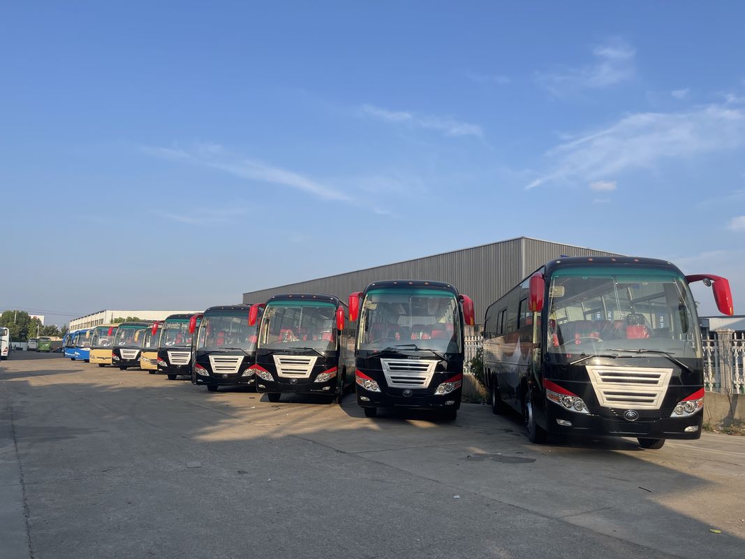Autocarro usado de 12 metros com motor dianteiro e ar condicionado em promoção