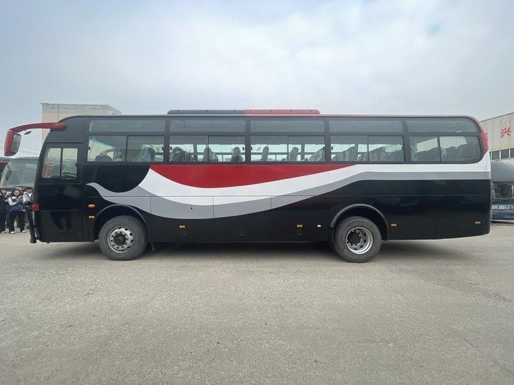 Autobuses diesel de 12 m com dimensões gerais de 12450*2550*3790mm e pneus 295/80R22.5-18PR