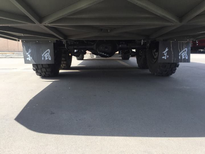 EURO 3 Diesel 4x4 Off-road Bus com massa de carga nominal de 4890 kg e capacidade de descarga de 6700 ml