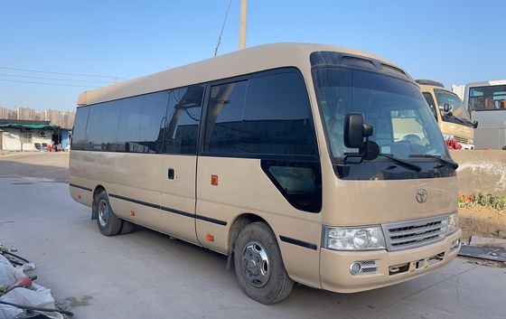 30 lugares LHD Driving Bus com 4104ml de cilindrada e combustível diesel para atender às suas necessidades