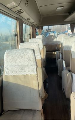 30 lugares LHD Driving Bus com 4104ml de cilindrada e combustível diesel para atender às suas necessidades