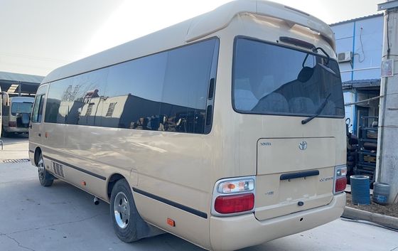 30 lugares LHD Driving Bus com 4104ml de cilindrada e combustível diesel para atender às suas necessidades