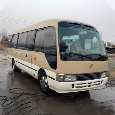 Autocarro usado Toyo Ta Coaster com capacidade de motor de 6-8L e emissões EURO 3 em boas condições