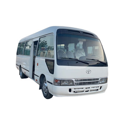 Autocarro Toyota Coaster de 30 lugares em bom estado e norma de emissões Euro 3